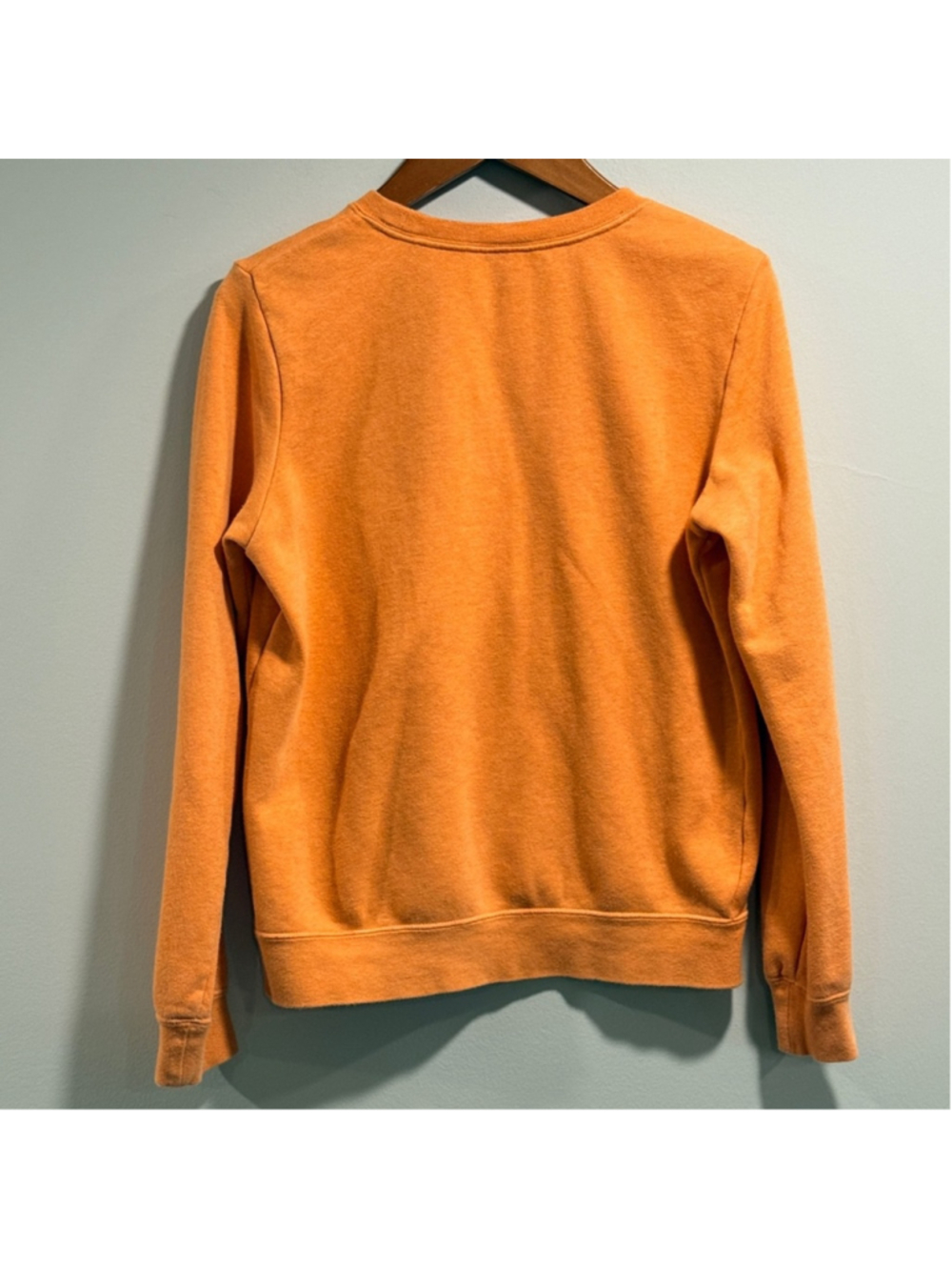 Nike Women’s Heather Orange Sweatshirt with White Logo Size XS - Picture 4 of 9